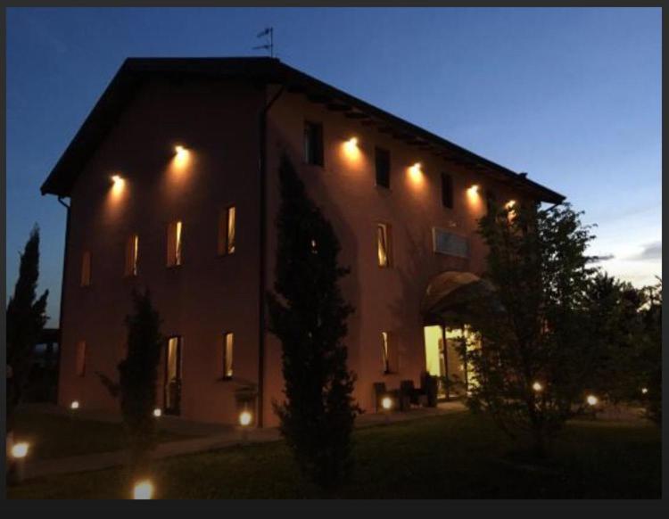 Hotel La Vecchia Reggio Reggio Emilia Eksteriør billede